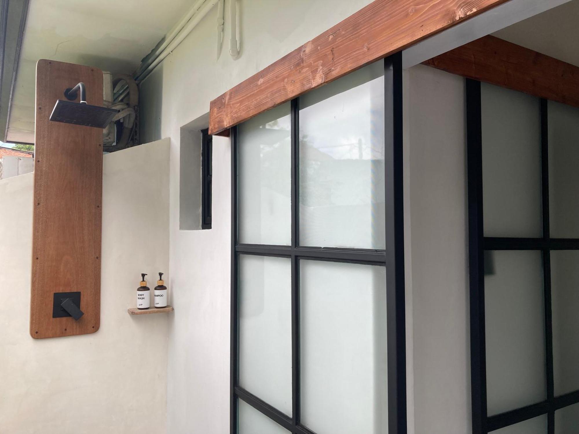Rebels Point Hotel Jimbaran  Bilik gambar